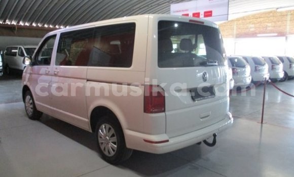 Acheter Occasion Voiture Volkswagen Caravelle Blanc à Beitbridge, Matabeleland South Acheter Occasion Voiture Volkswagen Caravelle Blanc à Beitbridge, Matabeleland South