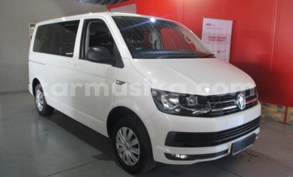Acheter Occasion Voiture Volkswagen Caravelle Blanc à Beitbridge, Matabeleland South Acheter Occasion Voiture Volkswagen Caravelle Blanc à Beitbridge, Matabeleland South