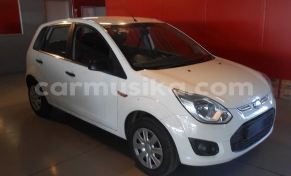 Acheter Occasion Voiture Ford Focus Blanc à Beitbridge, Matabeleland South Acheter Occasion Voiture Ford Focus Blanc à Beitbridge, Matabeleland South