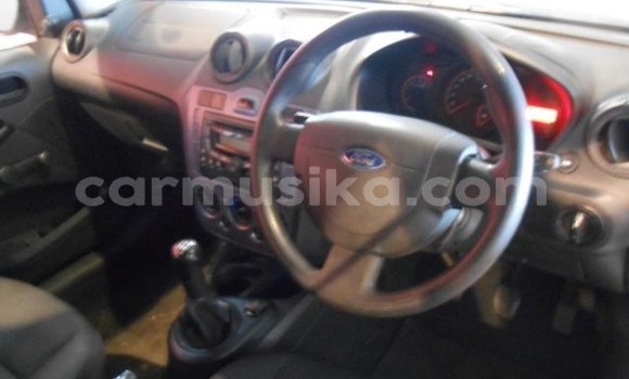 Acheter Occasion Voiture Ford Focus Blanc à Beitbridge, Matabeleland South Acheter Occasion Voiture Ford Focus Blanc à Beitbridge, Matabeleland South