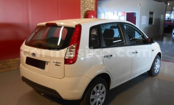 Acheter Occasion Voiture Ford Focus Blanc à Beitbridge, Matabeleland South Acheter Occasion Voiture Ford Focus Blanc à Beitbridge, Matabeleland South