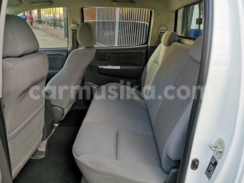 Big with watermark 2013 hilux 3d manual 5