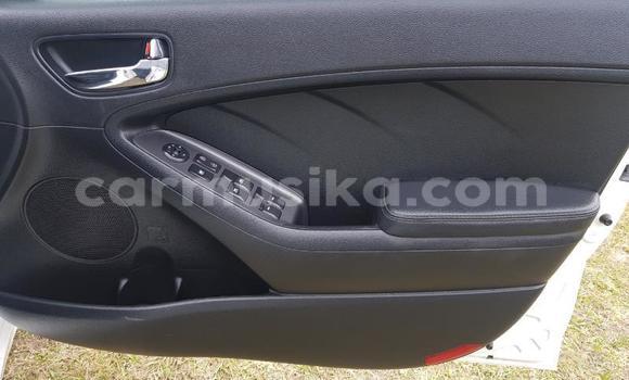 Acheter Occasion Voiture Kia Cerato Blanc à Harare, Harare Acheter Occasion Voiture Kia Cerato Blanc à Harare, Harare