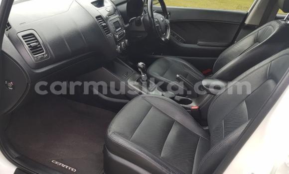 Acheter Occasion Voiture Kia Cerato Blanc à Harare, Harare Acheter Occasion Voiture Kia Cerato Blanc à Harare, Harare