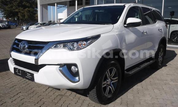 Tenga Tsaru Toyota Fortuner Chena Mota in Beitbridge in Matabeleland South Tenga Tsaru Toyota Fortuner Chena Mota in Beitbridge in Matabeleland South
