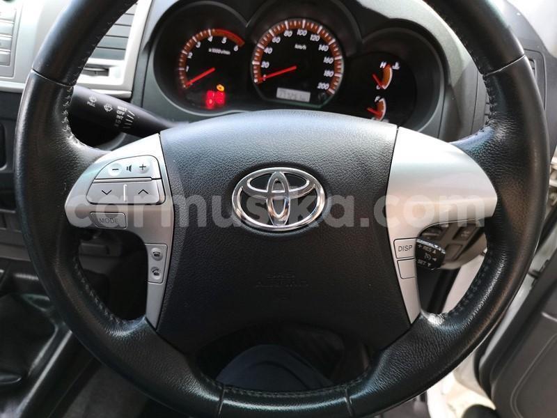 Big with watermark 2013 hilux 3d manual 10