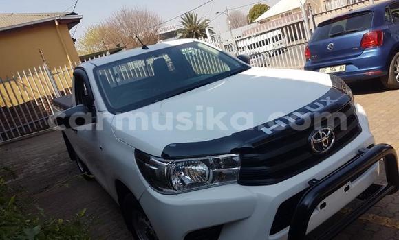 Tenga Tsaru Toyota Hilux Chena Mota in Beitbridge in Matabeleland South Tenga Tsaru Toyota Hilux Chena Mota in Beitbridge in Matabeleland South
