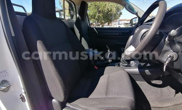 Acheter Occasion Voiture Toyota Hilux Blanc à Beitbridge, Matabeleland South Acheter Occasion Voiture Toyota Hilux Blanc à Beitbridge, Matabeleland South