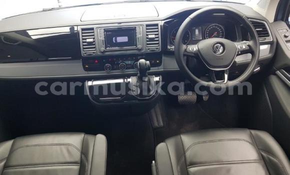 Tenga Tsaru Volkswagen Caravelle Bhuruu Mota in Beitbridge in Matabeleland South Tenga Tsaru Volkswagen Caravelle Bhuruu Mota in Beitbridge in Matabeleland South