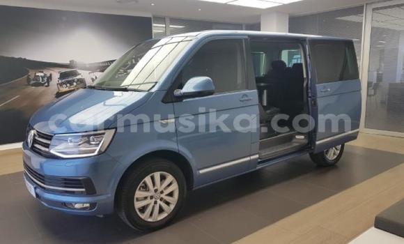 Tenga Tsaru Volkswagen Caravelle Bhuruu Mota in Beitbridge in Matabeleland South Tenga Tsaru Volkswagen Caravelle Bhuruu Mota in Beitbridge in Matabeleland South