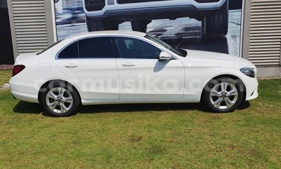 Tenga Tsaru Mercedes‒Benz C–Class Chena Mota in Harare in Harare Tenga Tsaru Mercedes‒Benz C–Class Chena Mota in Harare in Harare