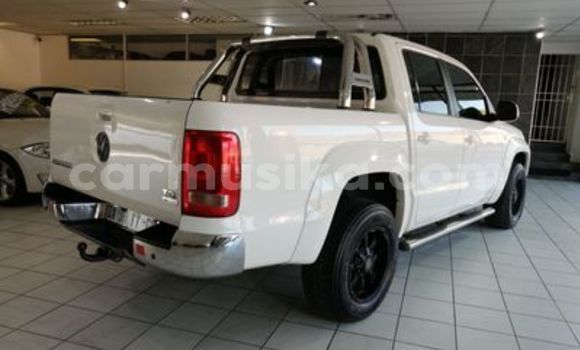 Nunua Ilio tumika Volkswagen Amarok Nyeupe Gari ndani ya Beitbridge nchini Matabeleland Kusini Nunua Ilio tumika Volkswagen Amarok Nyeupe Gari ndani ya Beitbridge nchini Matabeleland Kusini
