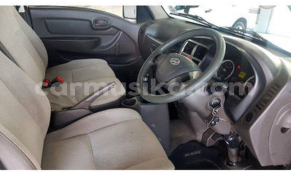 Nunua Ilio tumika Hyundai H1 Nyeupe Gari ndani ya Beitbridge nchini Matabeleland Kusini Nunua Ilio tumika Hyundai H1 Nyeupe Gari ndani ya Beitbridge nchini Matabeleland Kusini