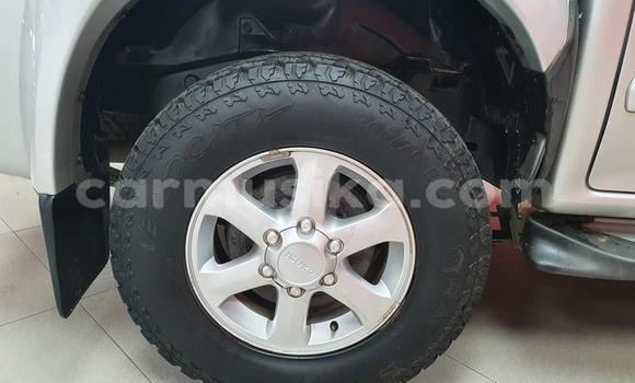 Acheter Occasion Voiture Isuzu KB Gris à Beitbridge, Matabeleland South Acheter Occasion Voiture Isuzu KB Gris à Beitbridge, Matabeleland South