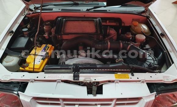 Acheter Occasion Voiture Isuzu KB Blanc à Beitbridge, Matabeleland South Acheter Occasion Voiture Isuzu KB Blanc à Beitbridge, Matabeleland South