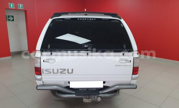 Tenga Tsaru Isuzu KB Chena Mota in Beitbridge in Matabeleland South Tenga Tsaru Isuzu KB Chena Mota in Beitbridge in Matabeleland South