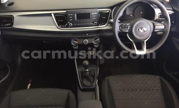 Acheter Occasion Voiture Kia Rio Beige à Beitbridge, Matabeleland South Acheter Occasion Voiture Kia Rio Beige à Beitbridge, Matabeleland South