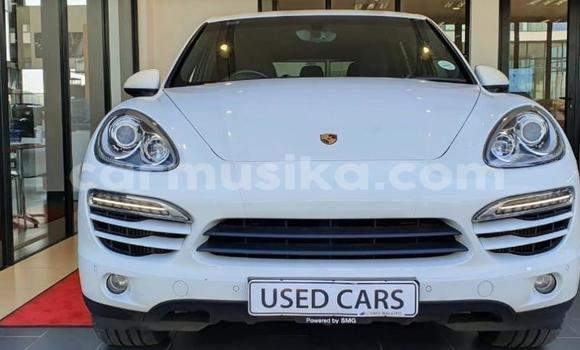 Nunua Ilio tumika Porsche Cayenne Nyeupe Gari ndani ya Beitbridge nchini Matabeleland Kusini