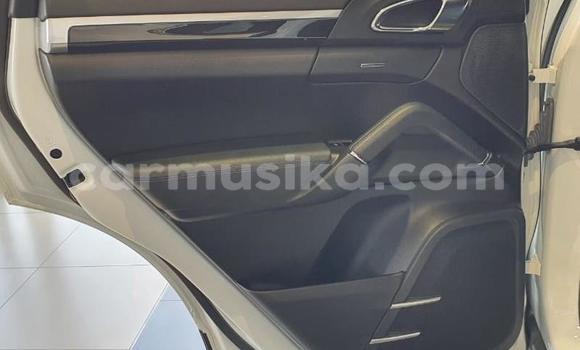 Acheter Occasion Voiture Porsche Cayenne Blanc à Beitbridge, Matabeleland South Acheter Occasion Voiture Porsche Cayenne Blanc à Beitbridge, Matabeleland South