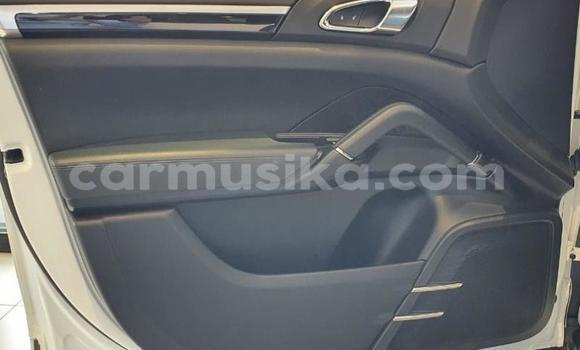 Acheter Occasion Voiture Porsche Cayenne Blanc à Beitbridge, Matabeleland South Acheter Occasion Voiture Porsche Cayenne Blanc à Beitbridge, Matabeleland South