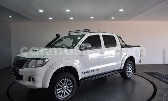 Buy Used Toyota Hilux White Car in Beitbridge in Matabeleland South Buy Used Toyota Hilux White Car in Beitbridge in Matabeleland South