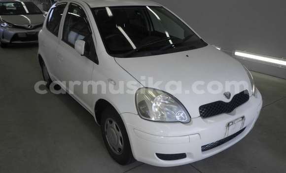 Nunua Ilio tumika Toyota Vitz Nyeupe Gari ndani ya Beitbridge nchini Matabeleland Kusini