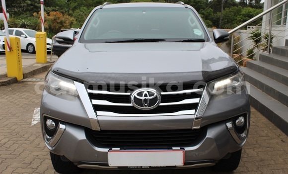Tenga Tsaru Toyota Fortuner Sirivha Mota in Beitbridge in Matabeleland South Tenga Tsaru Toyota Fortuner Sirivha Mota in Beitbridge in Matabeleland South