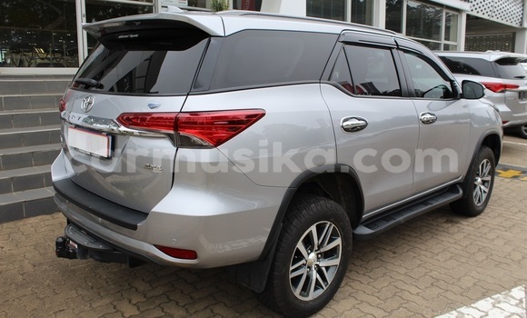 Tenga Tsaru Toyota Fortuner Sirivha Mota in Beitbridge in Matabeleland South Tenga Tsaru Toyota Fortuner Sirivha Mota in Beitbridge in Matabeleland South