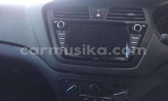 Acheter Occasion Voiture Hyundai i20 Blanc à Beitbridge, Matabeleland South Acheter Occasion Voiture Hyundai i20 Blanc à Beitbridge, Matabeleland South