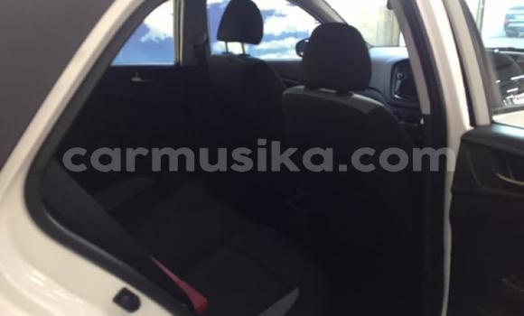 Acheter Occasion Voiture Hyundai i20 Blanc à Beitbridge, Matabeleland South Acheter Occasion Voiture Hyundai i20 Blanc à Beitbridge, Matabeleland South