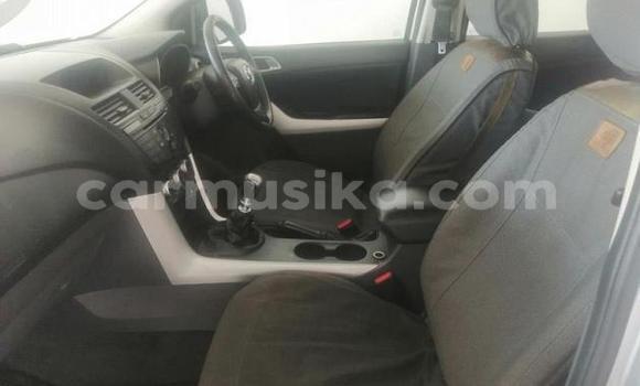 Nunua Ilio tumika Mazda BT-50 Fedha Gari ndani ya Beitbridge nchini Matabeleland Kusini Nunua Ilio tumika Mazda BT-50 Fedha Gari ndani ya Beitbridge nchini Matabeleland Kusini