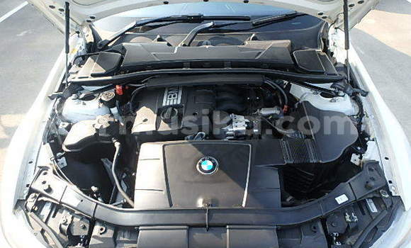 Nunua Ilio tumika BMW 3–Series Nyeupe Gari ndani ya Beitbridge nchini Matabeleland Kusini Nunua Ilio tumika BMW 3–Series Nyeupe Gari ndani ya Beitbridge nchini Matabeleland Kusini