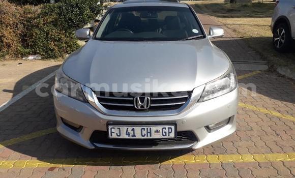 Nunua Ilio tumika Honda Accord Fedha Gari ndani ya Beitbridge nchini Matabeleland Kusini