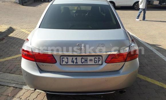 Buy Used Honda Accord Silver Car in Beitbridge in Matabeleland South Buy Used Honda Accord Silver Car in Beitbridge in Matabeleland South