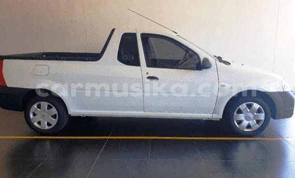 Buy Used Nissan NV200 White Car in Beitbridge in Matabeleland South Buy Used Nissan NV200 White Car in Beitbridge in Matabeleland South