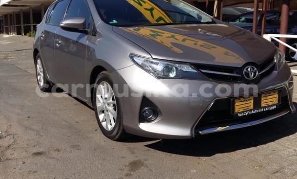 Buy Used Toyota Auris Silver Car in Beitbridge in Matabeleland South