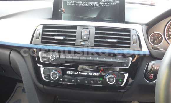 Acheter Occasion Voiture BMW 3–Series Bleu à Beitbridge, Matabeleland South Acheter Occasion Voiture BMW 3–Series Bleu à Beitbridge, Matabeleland South