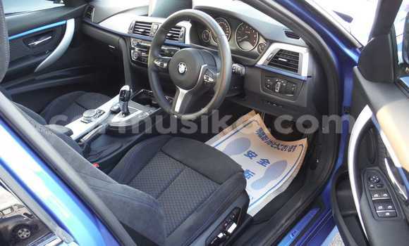 Acheter Occasion Voiture BMW 3–Series Bleu à Beitbridge, Matabeleland South Acheter Occasion Voiture BMW 3–Series Bleu à Beitbridge, Matabeleland South