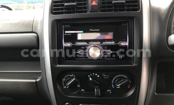 Acheter Occasion Voiture Suzuki Jimny Blanc à Beitbridge, Matabeleland South Acheter Occasion Voiture Suzuki Jimny Blanc à Beitbridge, Matabeleland South