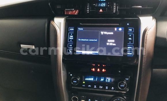 Buy Used Toyota Hilux White Car in Beitbridge in Matabeleland South Buy Used Toyota Hilux White Car in Beitbridge in Matabeleland South