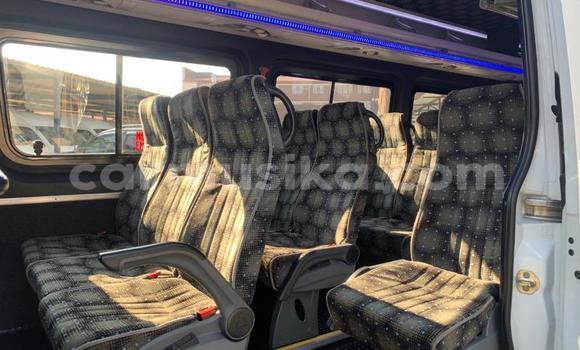 Acheter Occasion Voiture Mercedes‒Benz Viano Blanc à Beitbridge, Matabeleland South Acheter Occasion Voiture Mercedes‒Benz Viano Blanc à Beitbridge, Matabeleland South