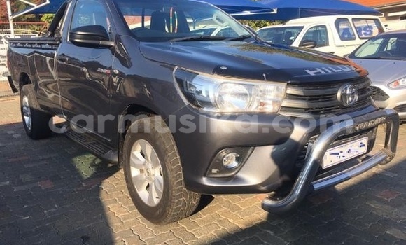 Buy Used Toyota Hilux Silver Car in Beitbridge in Matabeleland South Buy Used Toyota Hilux Silver Car in Beitbridge in Matabeleland South