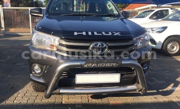 Buy Used Toyota Hilux Silver Car in Beitbridge in Matabeleland South Buy Used Toyota Hilux Silver Car in Beitbridge in Matabeleland South