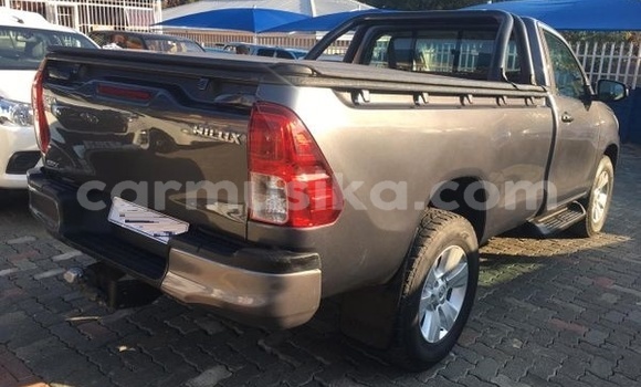 Buy Used Toyota Hilux Silver Car in Beitbridge in Matabeleland South Buy Used Toyota Hilux Silver Car in Beitbridge in Matabeleland South