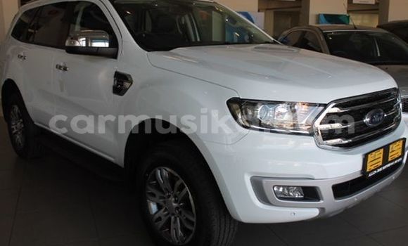 Nunua Ilio tumika Ford Everest Nyeupe Gari ndani ya Beitbridge nchini Matabeleland Kusini
