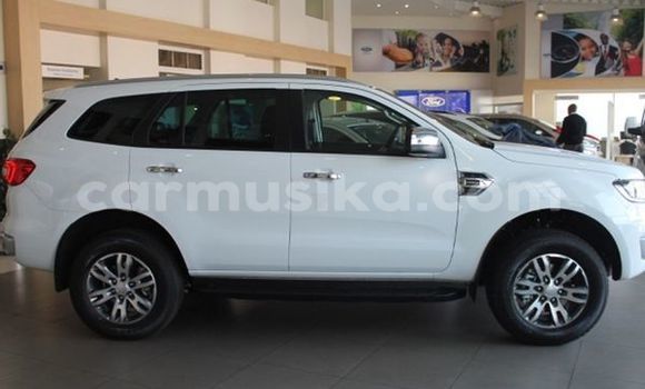 Buy Used Ford Everest White Car in Beitbridge in Matabeleland South Buy Used Ford Everest White Car in Beitbridge in Matabeleland South