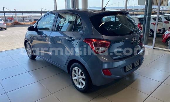 Acheter Occasion Voiture Hyundai i10 Beige à Beitbridge, Matabeleland South Acheter Occasion Voiture Hyundai i10 Beige à Beitbridge, Matabeleland South