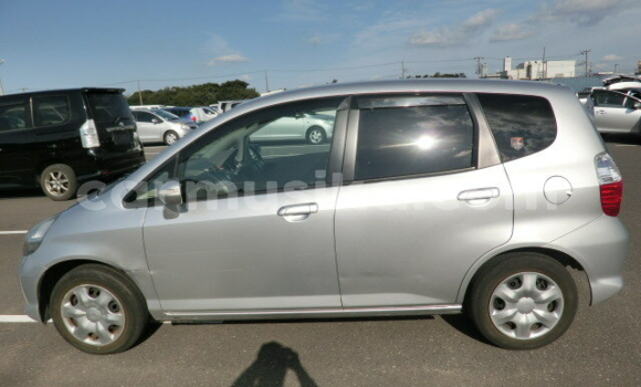 Nunua Ilio tumika Honda Fit Fedha Gari ndani ya Beitbridge nchini Matabeleland Kusini Nunua Ilio tumika Honda Fit Fedha Gari ndani ya Beitbridge nchini Matabeleland Kusini