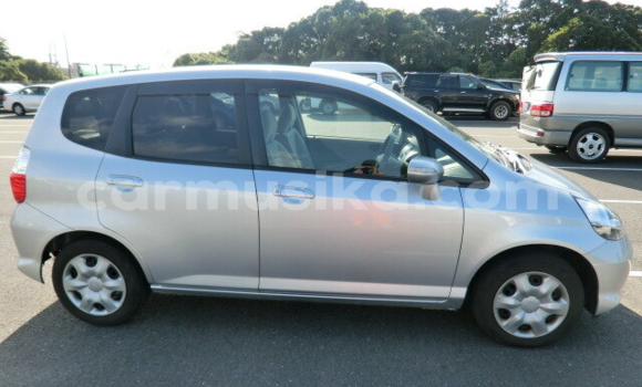 Nunua Ilio tumika Honda Fit Fedha Gari ndani ya Beitbridge nchini Matabeleland Kusini Nunua Ilio tumika Honda Fit Fedha Gari ndani ya Beitbridge nchini Matabeleland Kusini