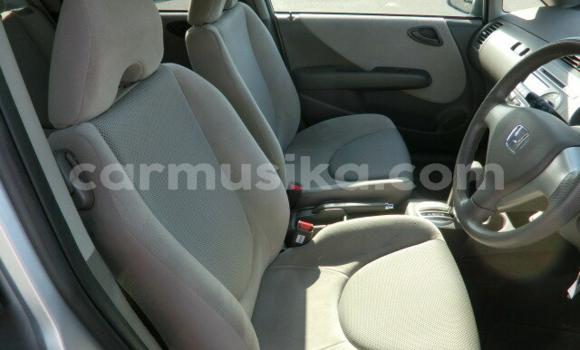 Nunua Ilio tumika Honda Fit Fedha Gari ndani ya Beitbridge nchini Matabeleland Kusini Nunua Ilio tumika Honda Fit Fedha Gari ndani ya Beitbridge nchini Matabeleland Kusini